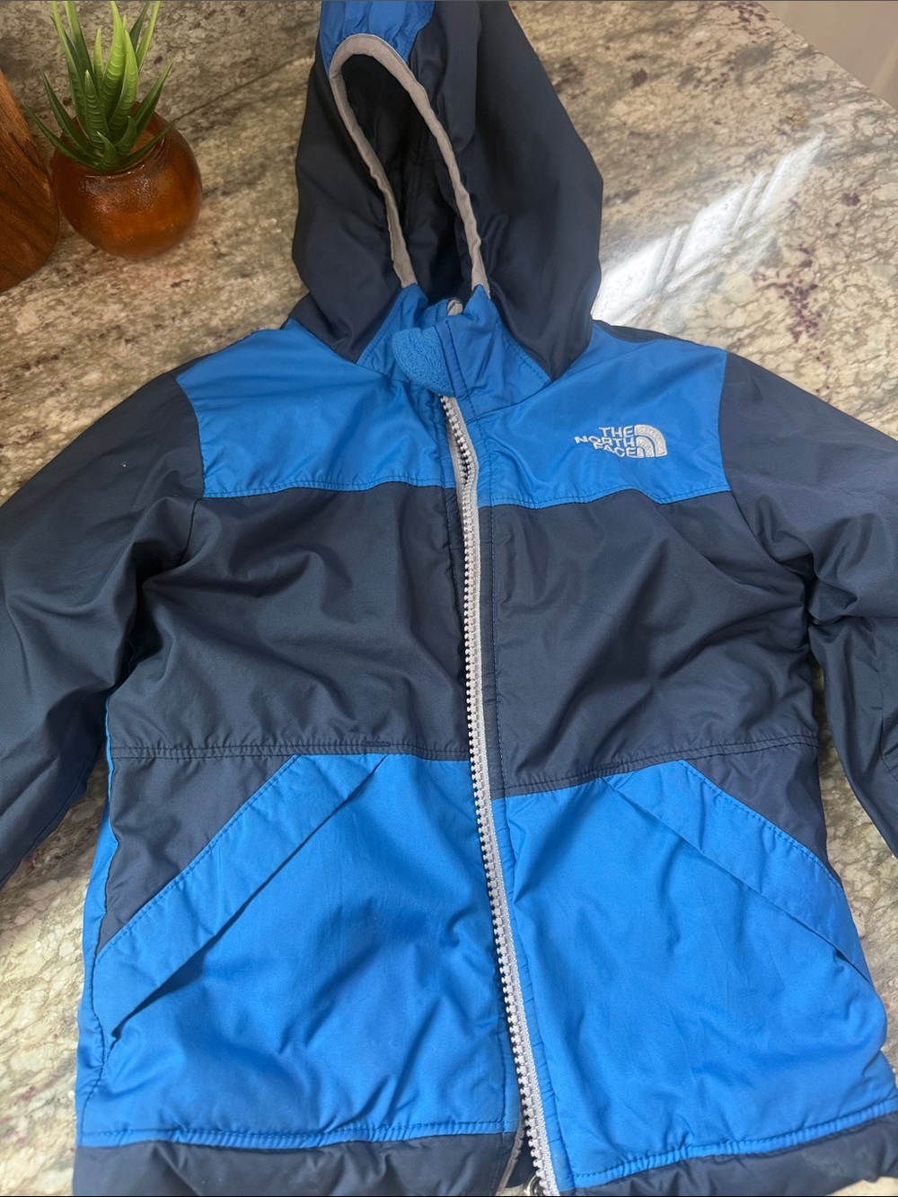 The North Face Kids Blue and Navy Hooded Rain Jacket